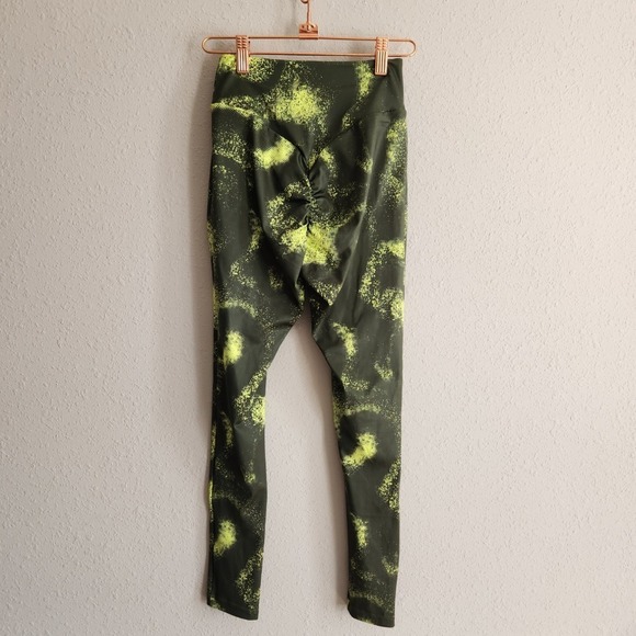 Gym Shark Women's Small Power Regular Leggings High-Waisted Moss Olive Print - Picture 7 of 8
